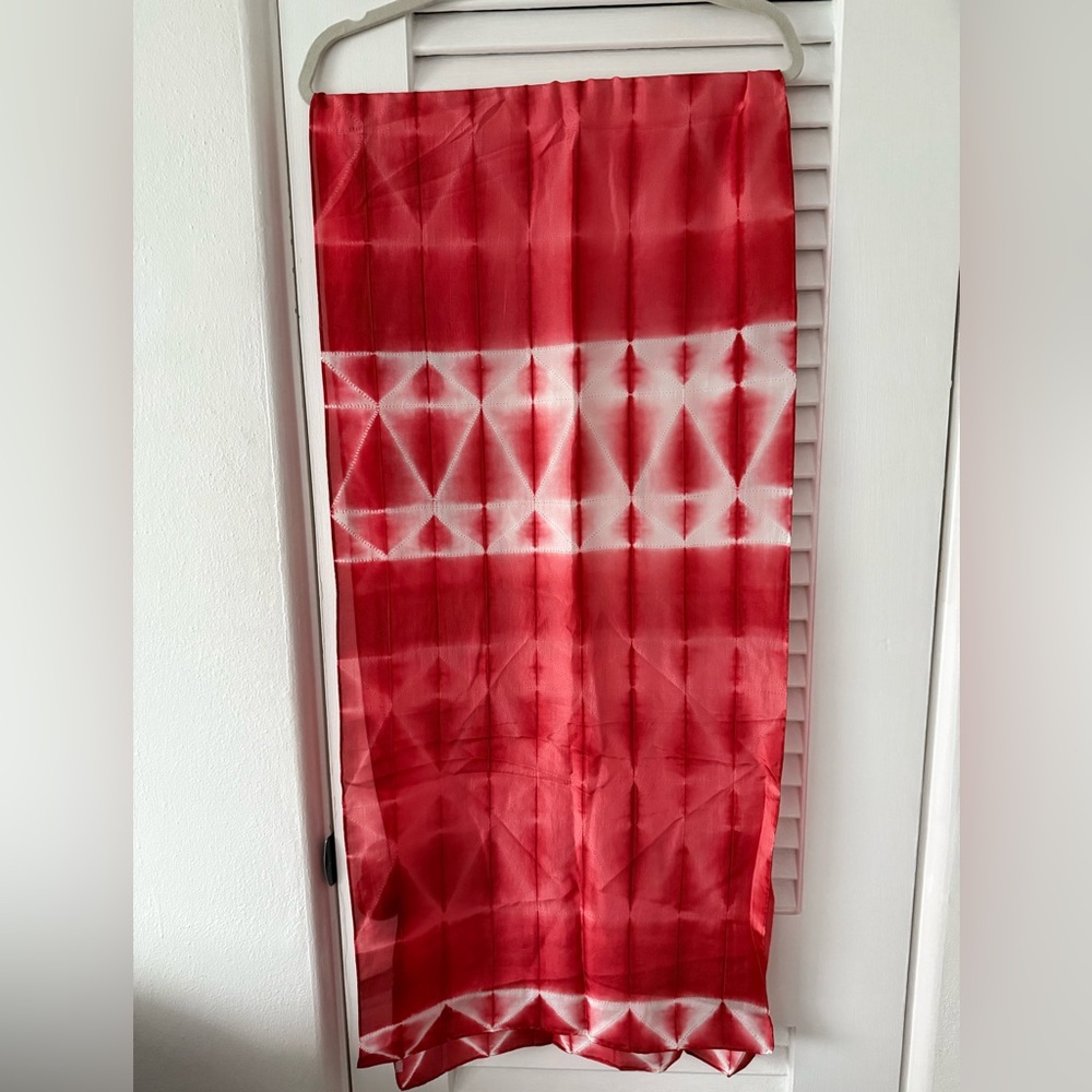EILEEN FISHER 100% Silk Shibori Hand-Dyed Red Tie Dye Scarf Wrap Pattern Japan